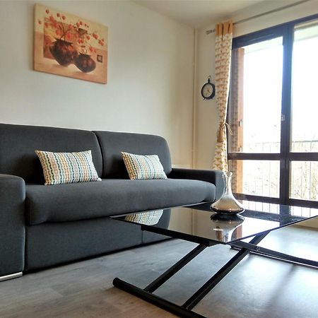 Budget Apart With Balcony And Great View Сен Дени Екстериор снимка