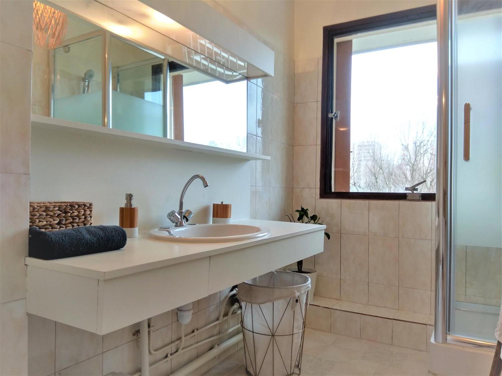 Budget Apart With Balcony And Great View Сен Дени Екстериор снимка
