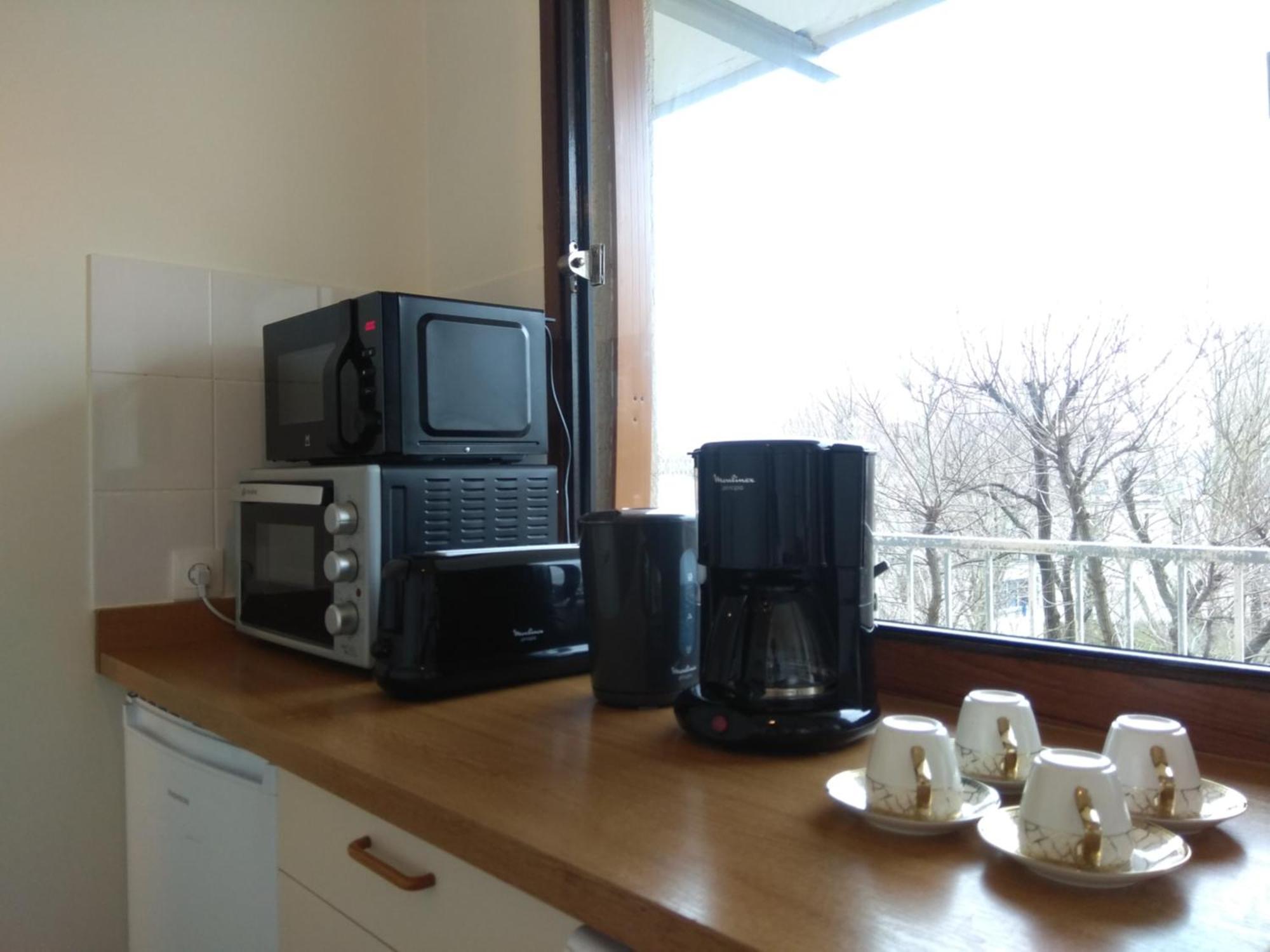 Budget Apart With Balcony And Great View Сен Дени Екстериор снимка