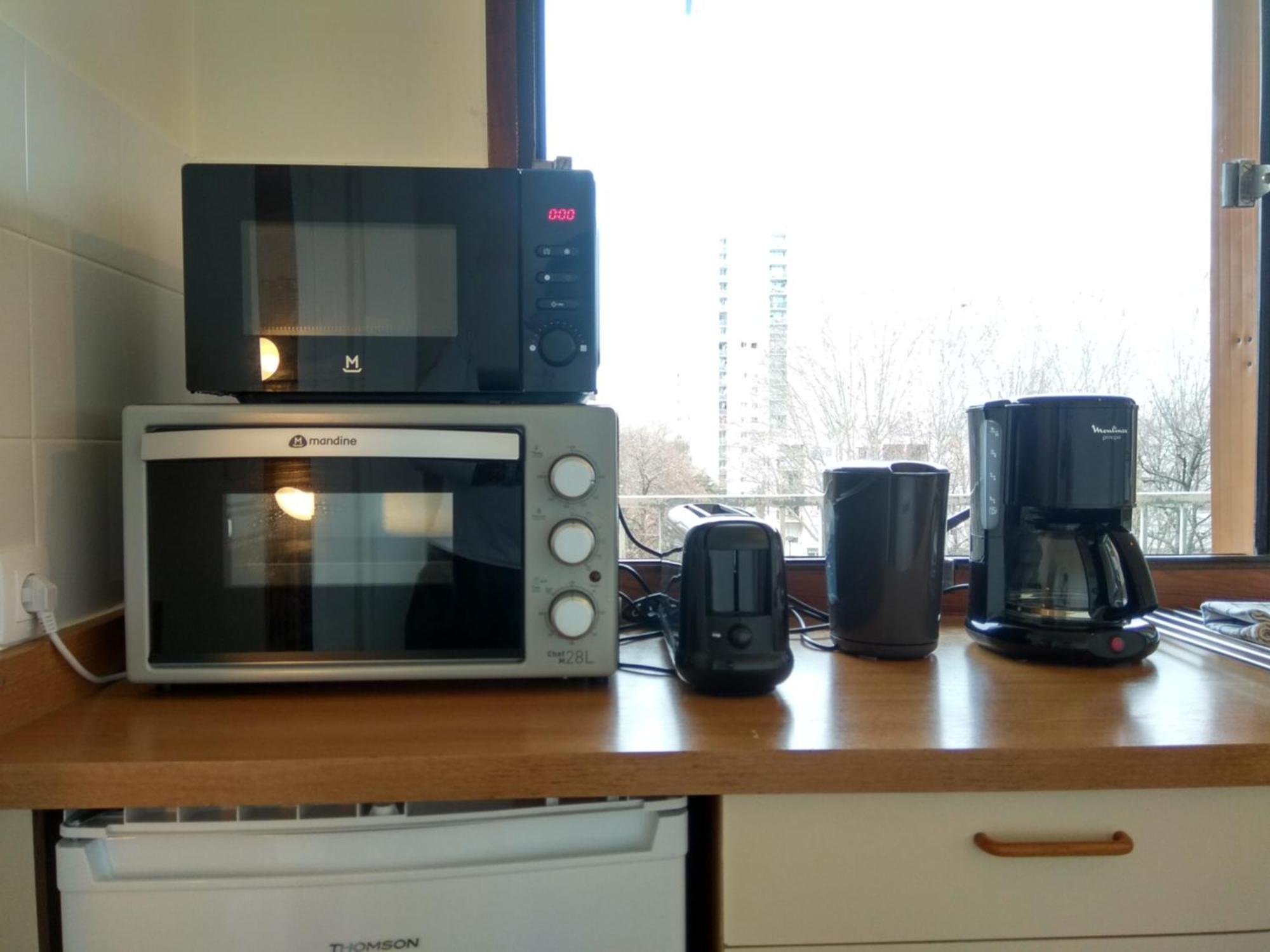 Budget Apart With Balcony And Great View Сен Дени Екстериор снимка