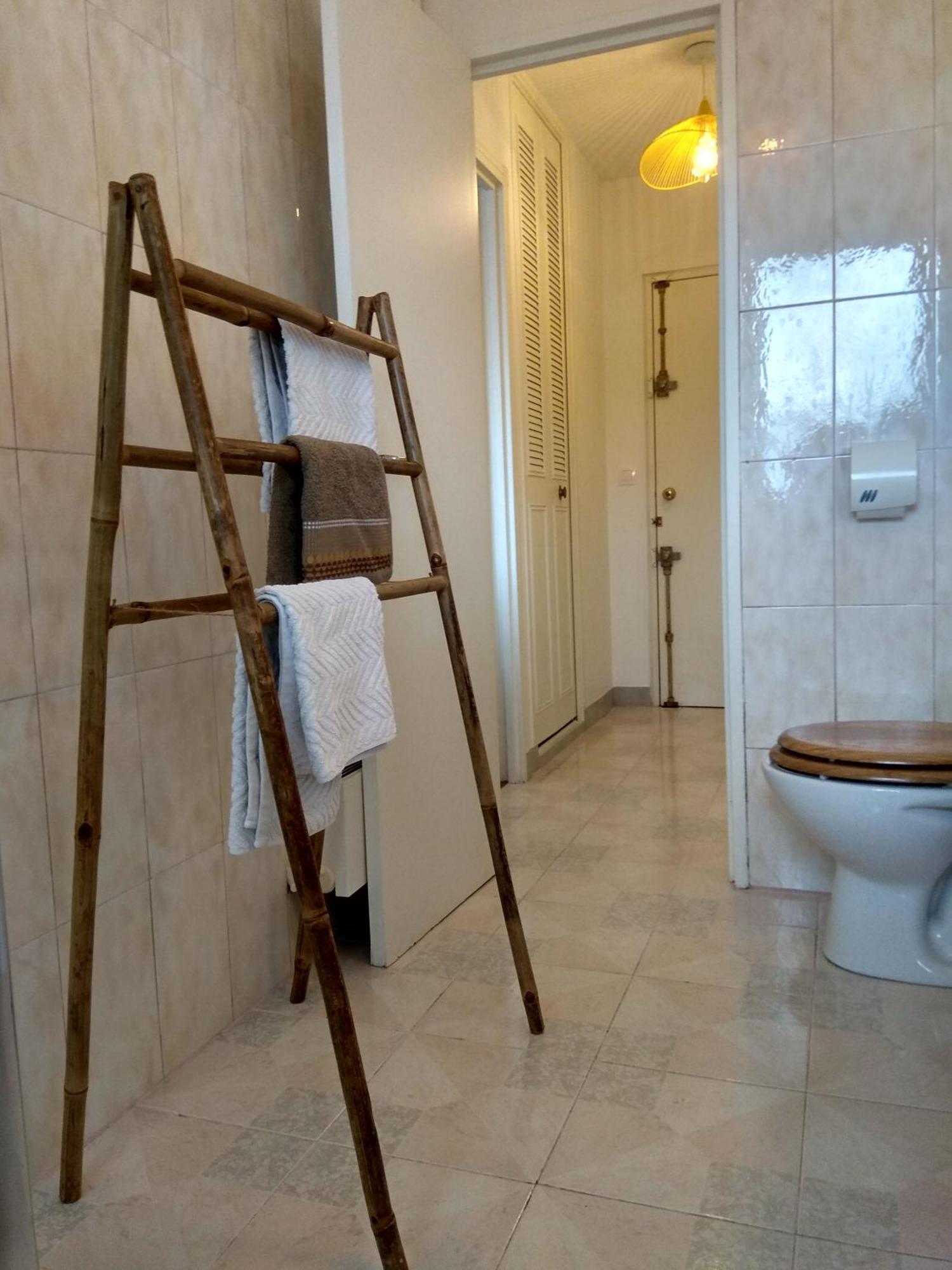 Budget Apart With Balcony And Great View Сен Дени Екстериор снимка